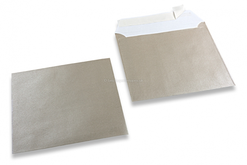 Silver coloured mother-of-pearl envelopes - 155 x 155 mm